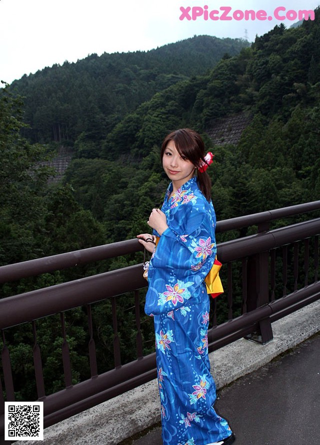 Tsubaki Kato - Imejs Bikini Ngangkang